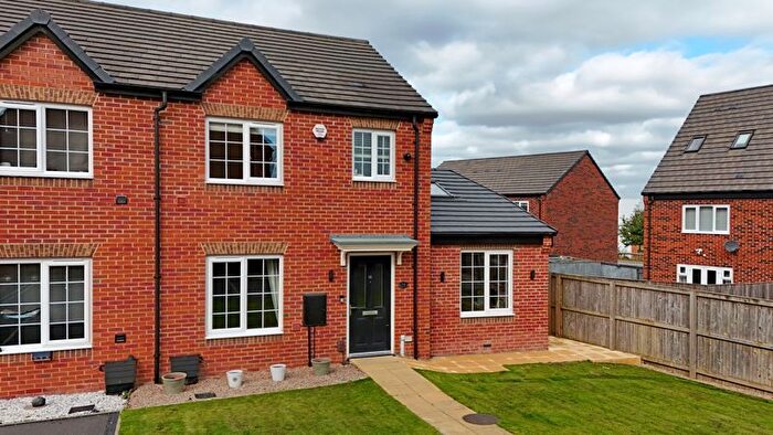 3 Bedroom Semi-detached House For Sale In Hewer Court, Halfway, Sheffield, S20
