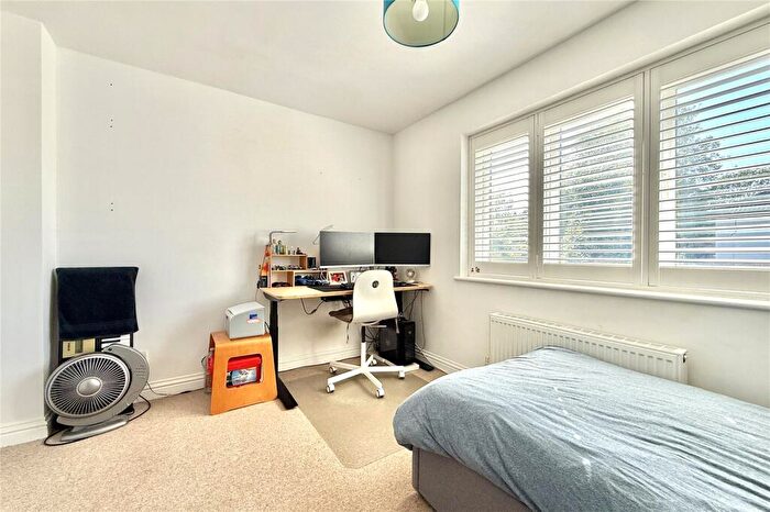 3 Bedroom Detached House For Sale In Beehive Road, Binfield, Berkshire, RG12