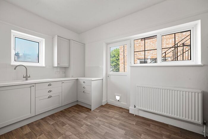 2 Bedroom Flat To Rent In South Ealing Road, London, W5