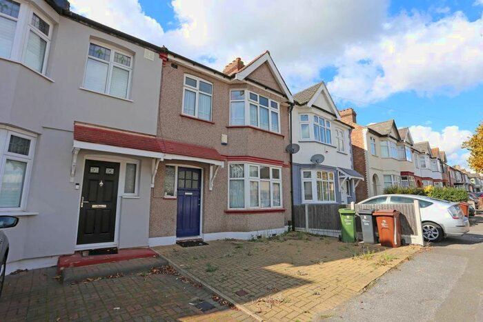 3 Bedroom Terraced House To Rent In Kings Avenue, Chadwell Heath, RM6