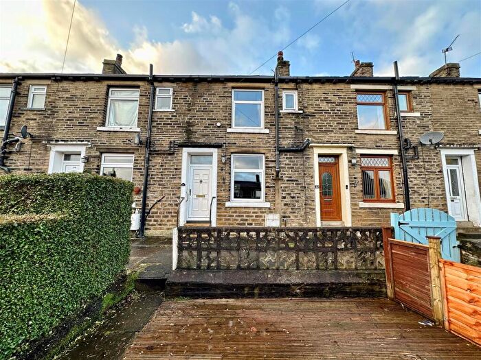 2 Bedroom Cottage To Rent In Green Terrace Square, Savile Park, Halifax, HX1