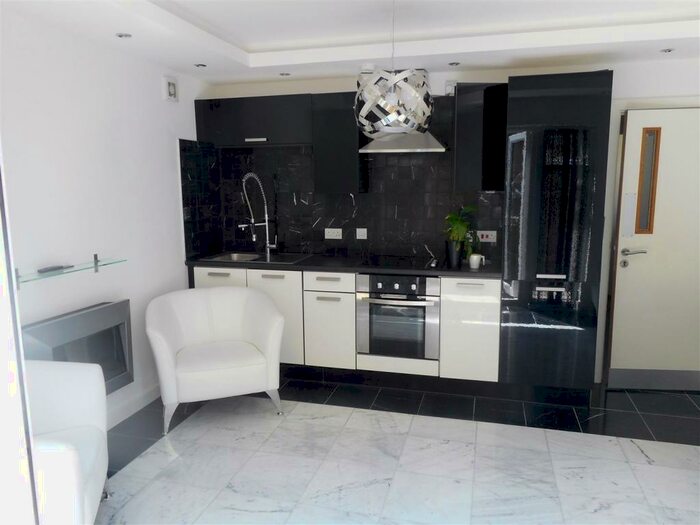 1 Bedroom Flat To Rent In The Parade, Roath, Cardiff, CF24