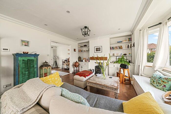 3 Bedroom Semi-Detached House To Rent In Langbourne Way, Claygate, KT10