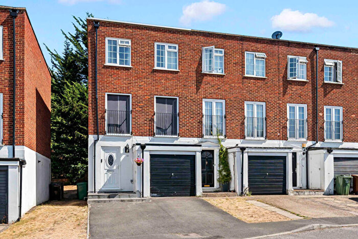 4 Bedroom Town House For Sale In Freshwood Way, South Wallington, SM6