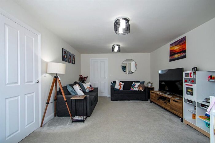 4 Bedroom Detached House For Sale In Wagtail Way, Thrapston, NN14