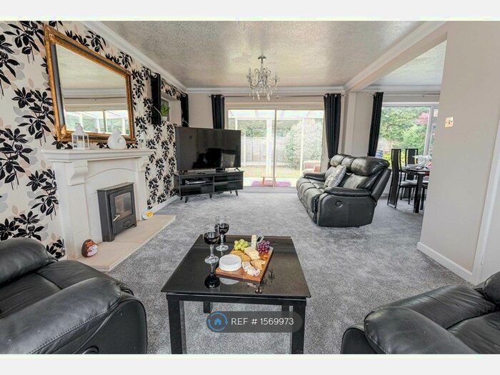 5 Bedroom Detached House To Rent In Carrbridge Close, Bournemouth, BH3