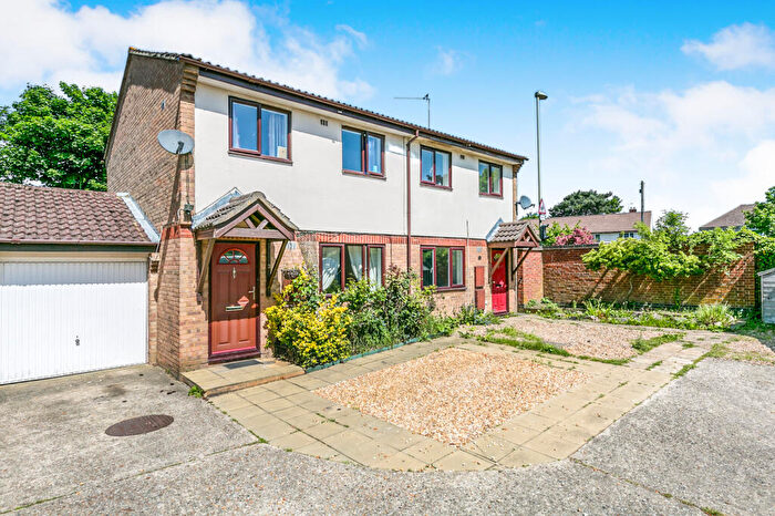 3 Bedroom Semi Detached House To Rent In Highgrove, Farnborough, GU14