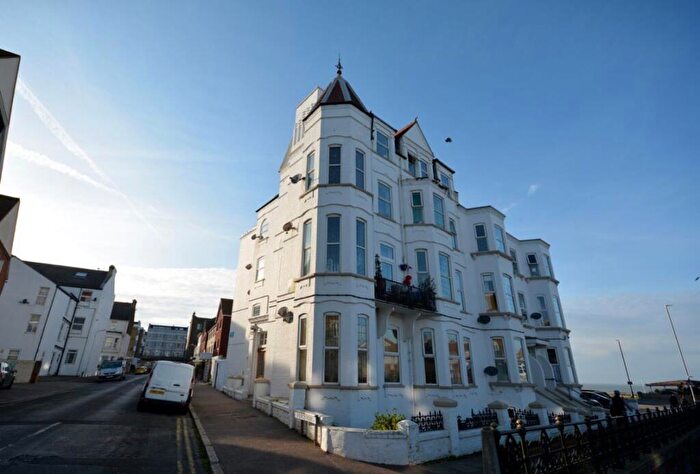 1 Bedroom Flat To Rent In Cleveland Crt, Queens Parade, Cliftonville, CT9