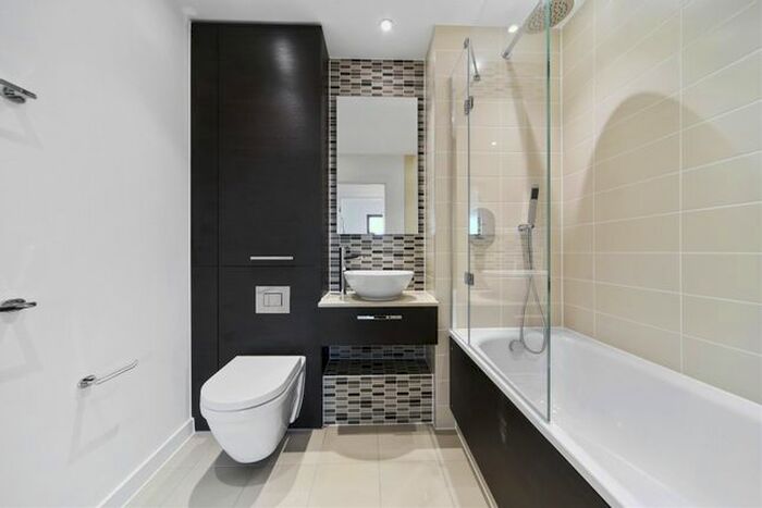 2 Bedroom Flat To Rent In Azure Building, London, E15