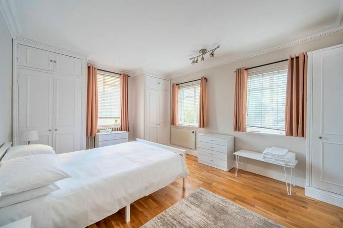 3 Bedroom Flat To Rent In Bayswater Road, Bayswater, London, W2