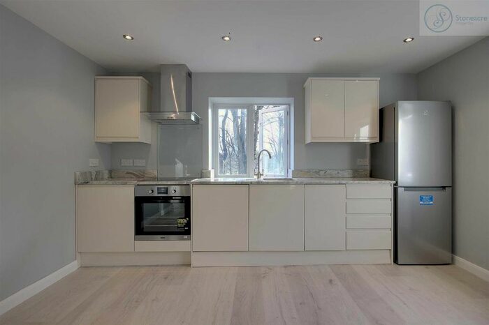 2 Bedroom Flat To Rent In Beech House, Woodhouse Cliff, Leeds, LS6