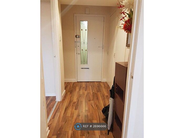 2 Bedroom Flat To Rent In Thistle Court, Aberdeen, AB10