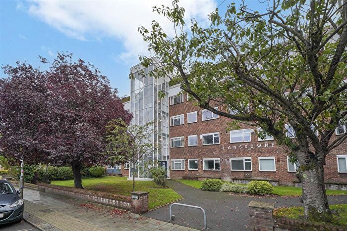 3 Bedroom Flat For Sale In Lansdowne, Carlton Drive, Putney, SW15