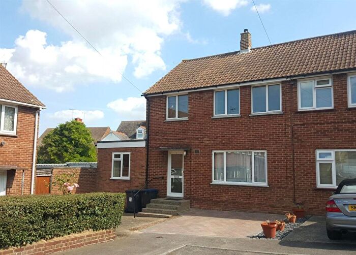 4 Bedroom Semi Detached House For Sale In Durham Close, Canterbury, Kent, CT1