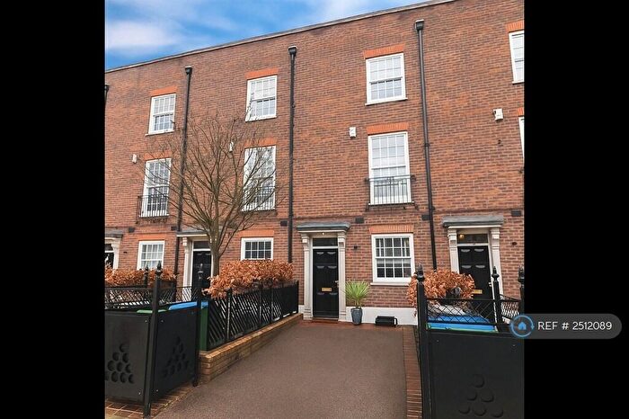 4 Bedroom Terraced House To Rent In Hastings Street, London, SE18