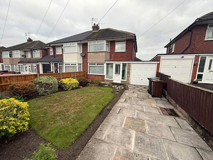 3 Bedroom Semi-detached House For Sale In Holmefield Grove, Maghull, L31