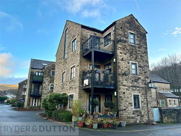 2 Bedroom Flat To Rent In Station Approach, Delph, Oldham, Greater Manchester, OL3