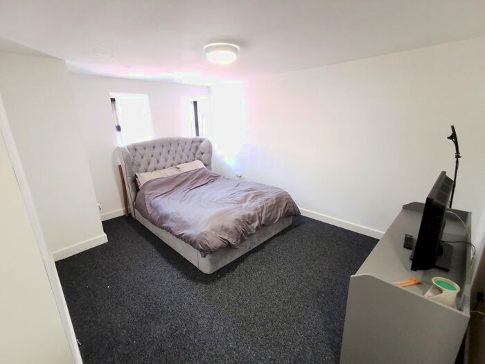 1 Bedroom Flat To Rent In Yorkshire Street, Central Oldham OL1