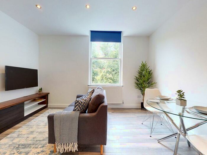 1 Bedroom Apartment To Rent In Hyde Terrace, Leeds, West Yorkshire, LS2