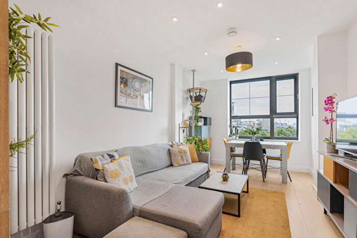 1 Bedroom Apartment For Sale In Morville Street, London, E3
