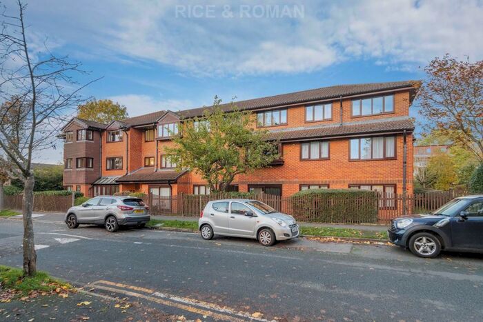 1 Bedroom Flat To Rent In Wordsworth Drive, Sutton, SM3