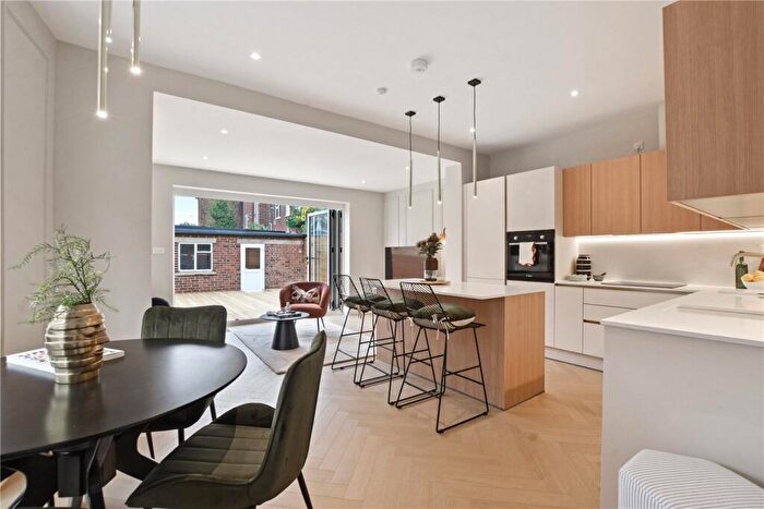 3 Bedroom Semi-Detached House For Sale In Peter Avenue, London, NW10