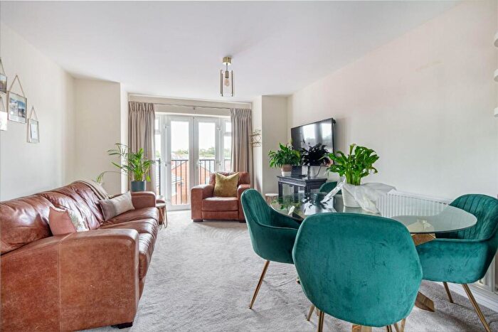 2 Bedroom Flat To Rent In Fussell Way, Wollaston, Stourbridge, DY8