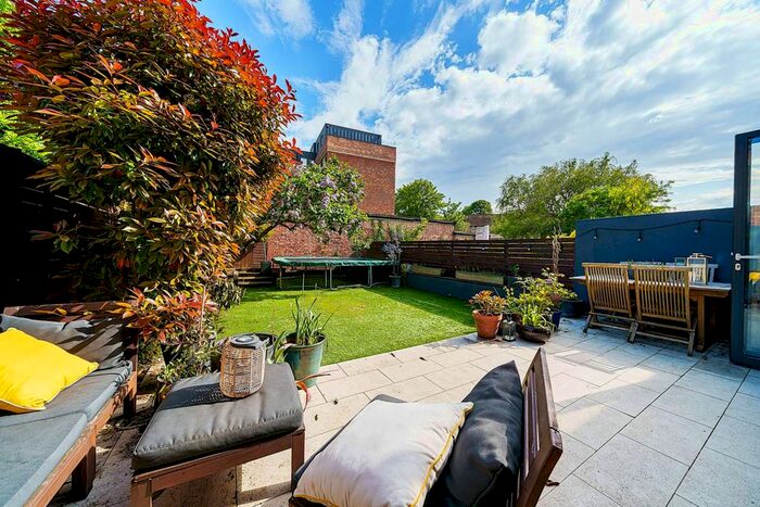 4 Bedroom Property To Rent In Greenham Road, Muswell Hill, London, N10