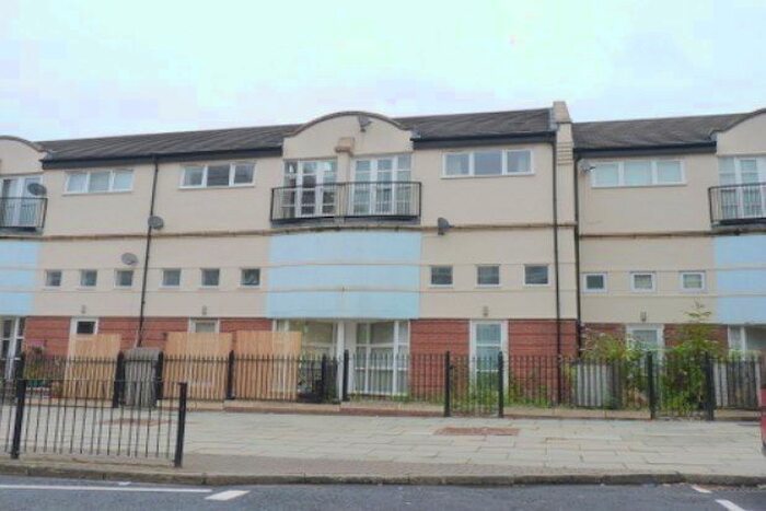 1 Bedroom Flat To Rent In Brunswick Mews, Birkenhead, CH41