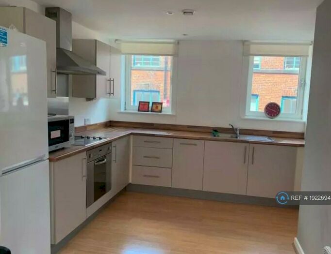 2 Bedroom Flat To Rent In Cornish Square, Sheffield, S6