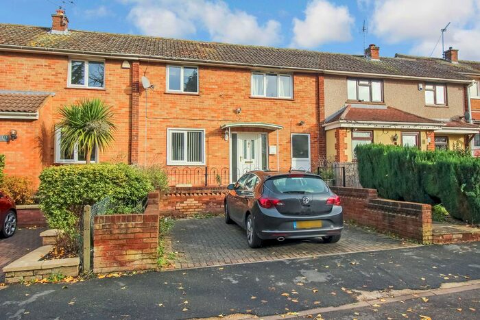 3 Bedroom Terraced House To Rent In Inglesham Road, Penhill, Swindon, SN2