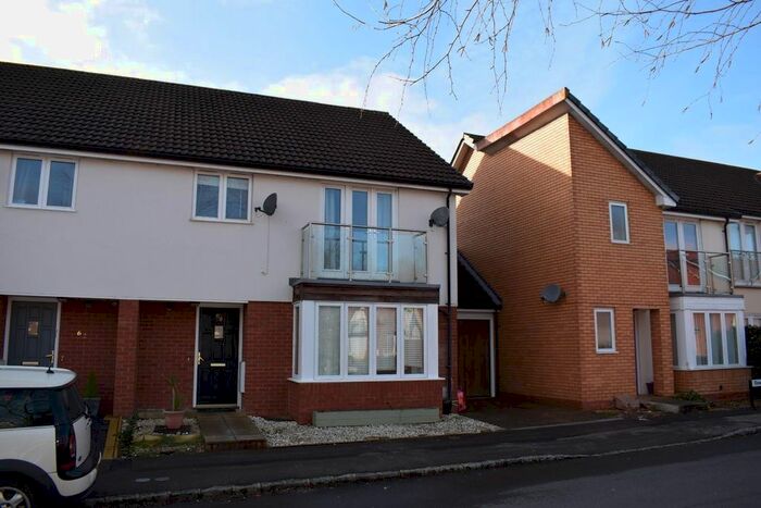 4 Bedroom Semi Detached House To Rent In Bewdley Grove, Milton Keynes, MK10