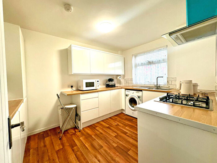 3 Bedroom End Of Terrace House For Sale In Leather Gardens, London, E15