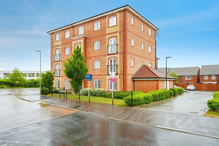 2 Bedroom Flat For Sale In Diamond Drive, Didcot, OX11