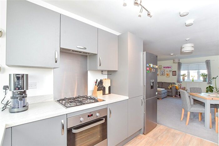 2 Bedroom Flat For Sale In Peckham Chase, Eastergate, Chichester, West Sussex, PO20