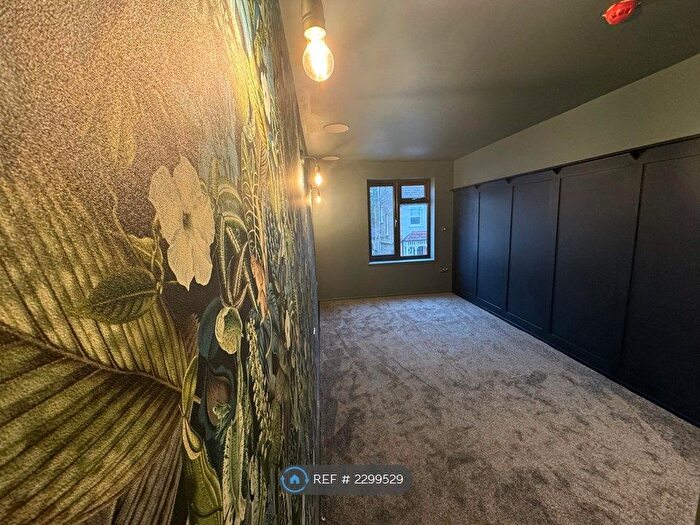 2 Bedroom End Of Terrace House To Rent In Langdon Road, Bromley, BR2