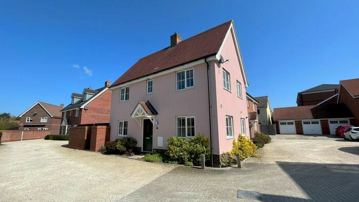 3 Bedroom Semi-Detached House To Rent In Reeds Way, Loddon, NR14