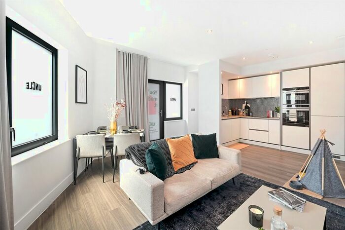 1 Bedroom Flat To Rent In Uncle Southall, Merrick Road, Southall, UB2