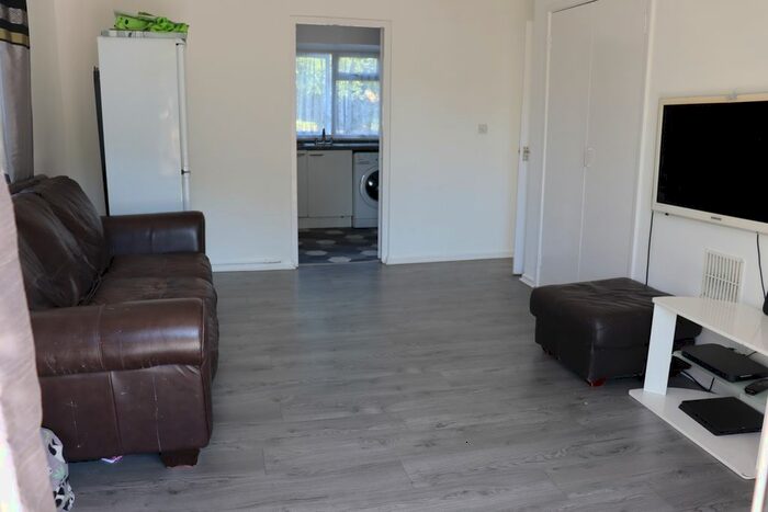 2 Bedroom Flat To Rent In Alpha Road, Woking, GU22