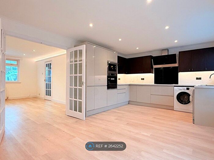 3 Bedroom Terraced House To Rent In Ravenswood Rise, Livingston, EH54