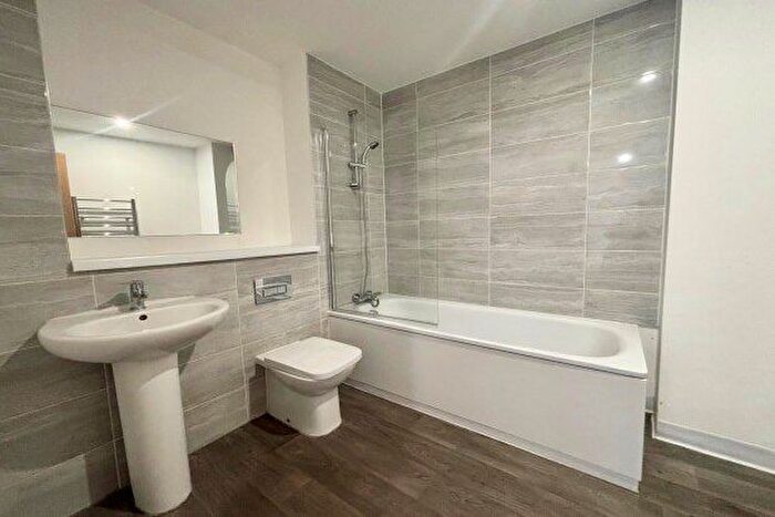 2 Bedroom Flat To Rent In Coventry Road, Birmingham, B25