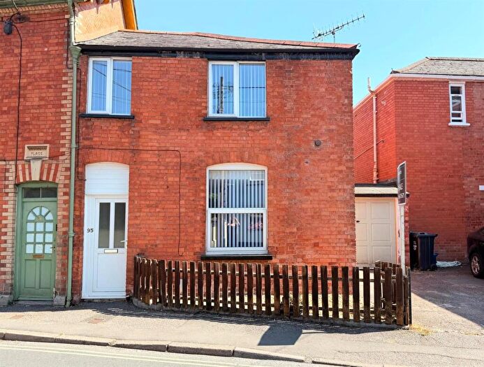 3 Bedroom Terraced House To Rent In Chapel Street, Tiverton, EX16