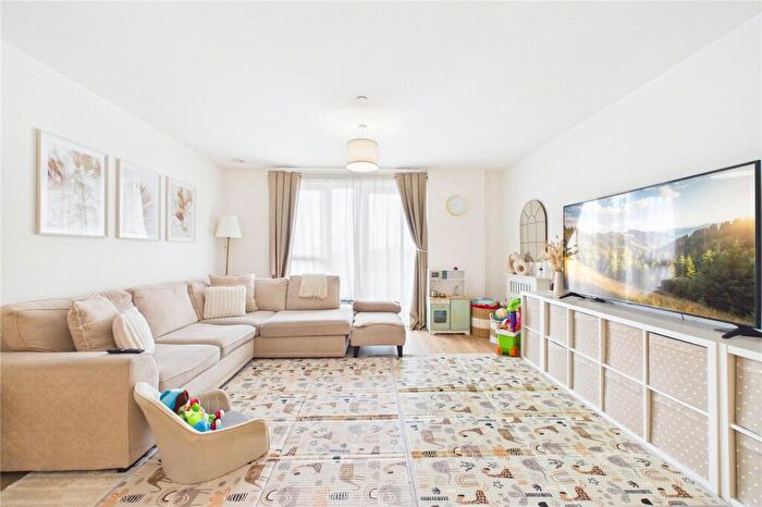 2 Bedroom Apartment For Sale In Chapman House, Shipbuilding Way, E13