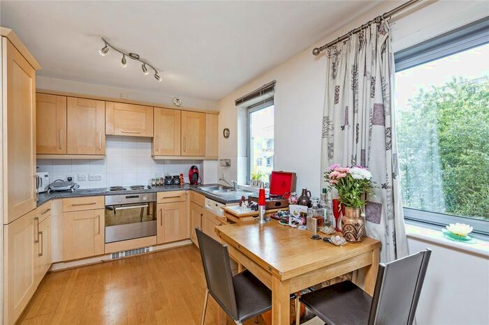 2 Bedroom Flat To Rent In Wallace Court, Balham High Road, London, SW17
