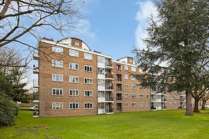 1 Bedroom Flat To Rent In Innes Gardens, Putney, SW15