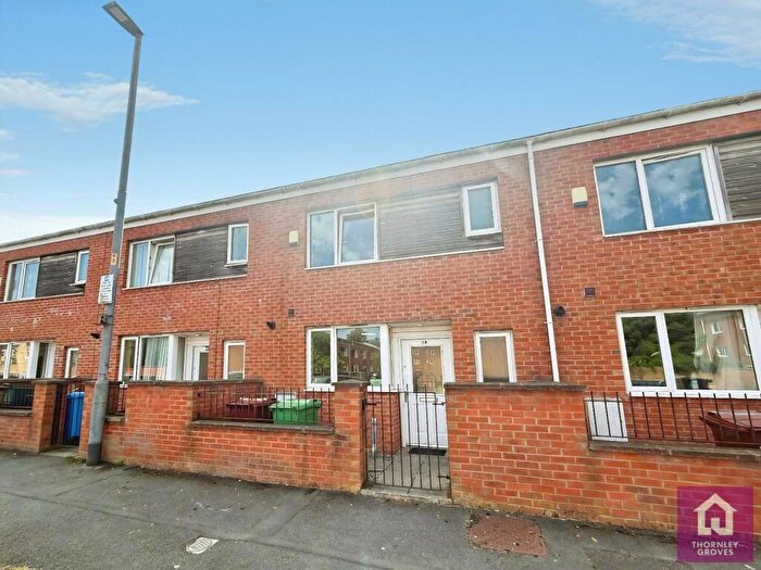4 Bedroom Terraced House To Rent In Shakespeare Walk, Manchester, Greater Manchester, M13