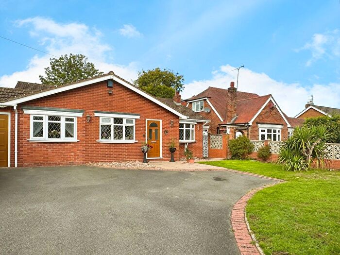 3 Bedroom Bungalow For Sale In Bull Meadow Lane, Wombourne, Wolverhampton, WV5