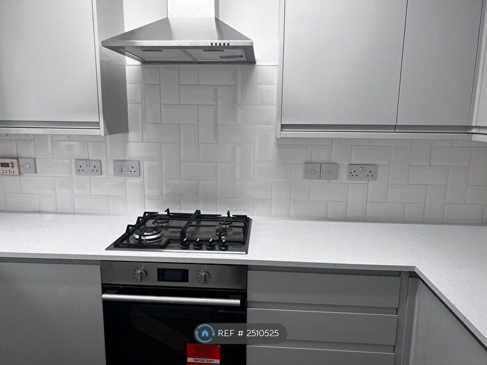 2 Bedroom End Of Terrace House To Rent In Rutland Drive, Bury, BL9