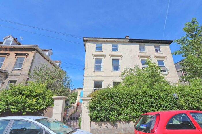 2 Bedroom Flat To Rent In Victoria Walk, Bristol, BS6