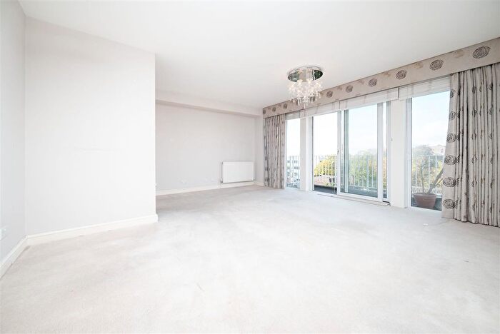 3 Bedroom Flat For Sale In Blair Court, St John's Wood, NW8
